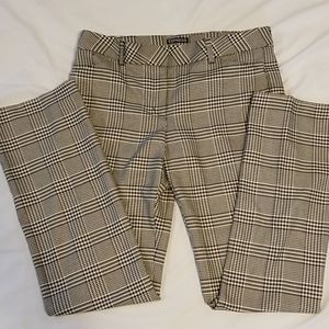 EXPRESS EDITOR FIT BLACK AND WHITE PLAID FLAIR TRO